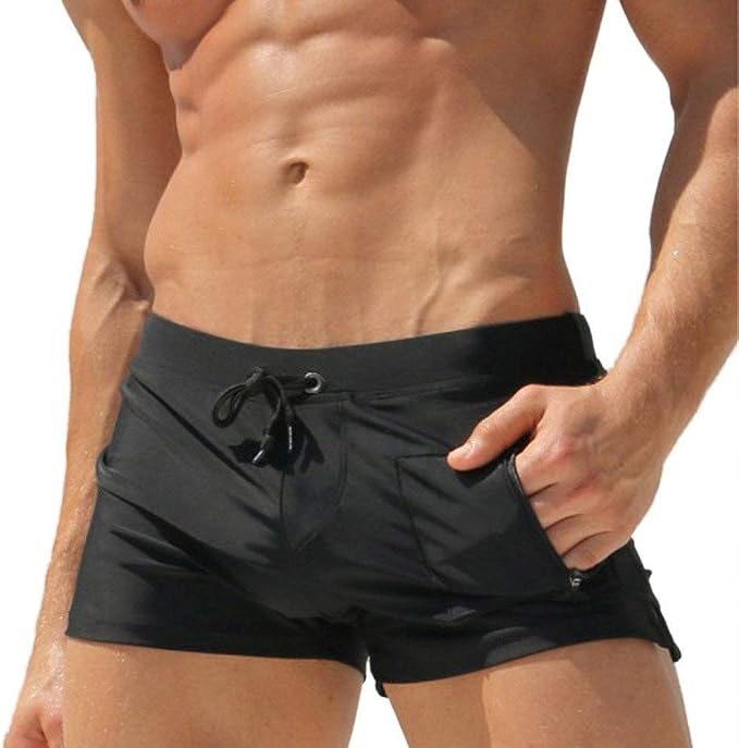 Hombres En Calzoncillos En La Playa