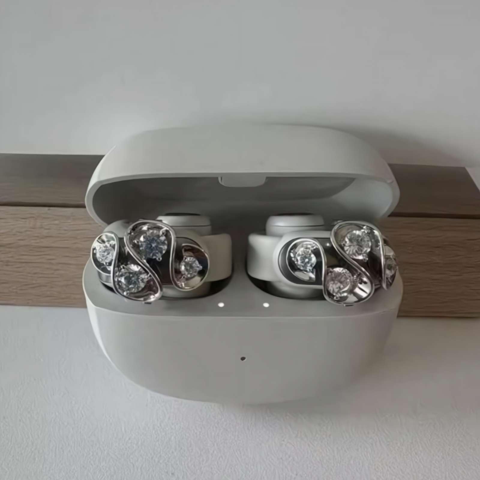 Rhinestone for Clip on Earbuds Open Ear,Clip On Earbuds Accessories,Earbuds Rhinestone Accessories,Elegant Zirconia Decorative Earphone Accessories,