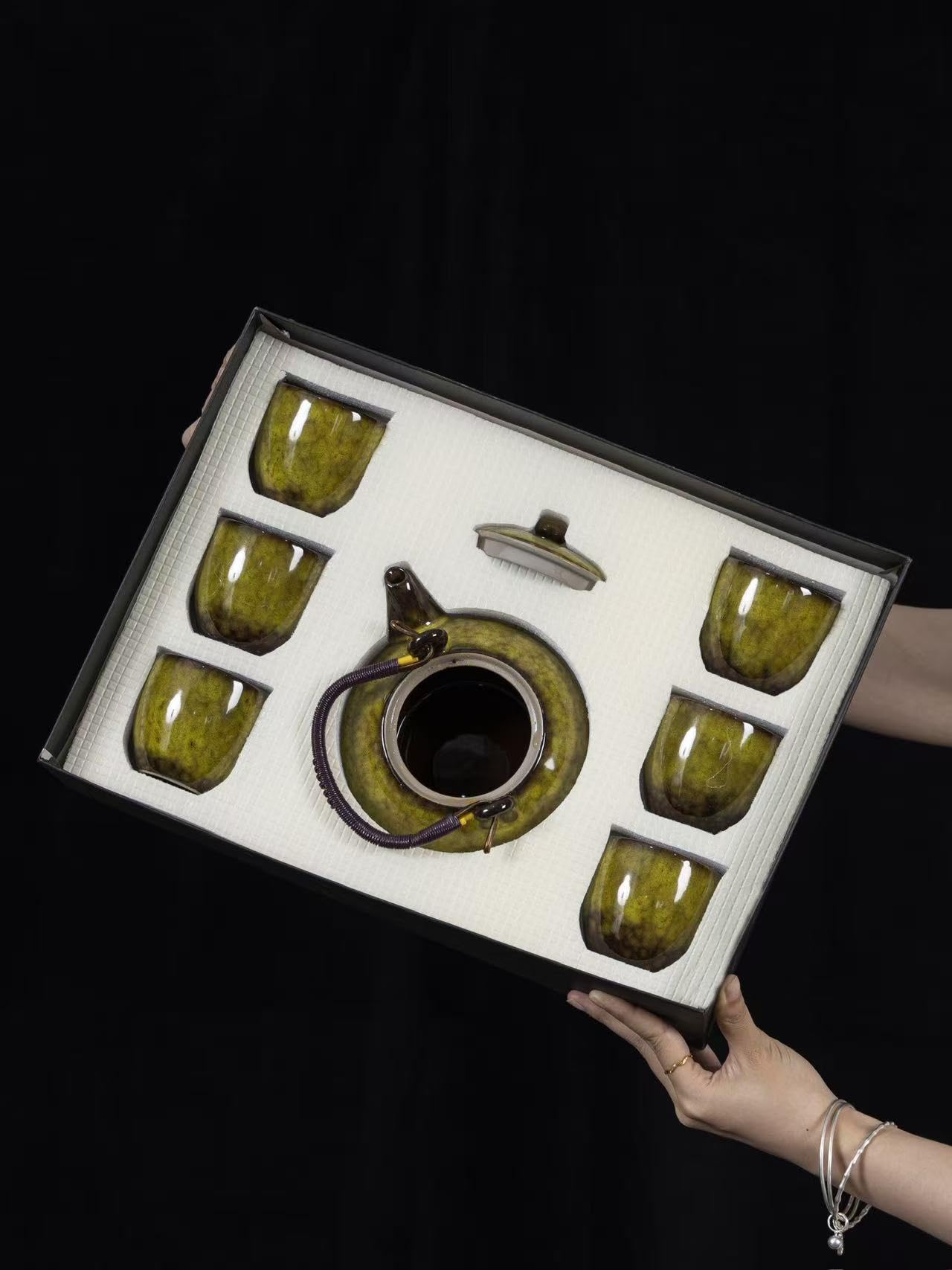 Tee Set Chinesische Teeservice aus Keramik, 600ml Teekanne und 6 Tasse 120ml Kungfu Tee Services, Ofenveränderte Glasur asiatische Teekanne für Teeliebhaber, Gelb