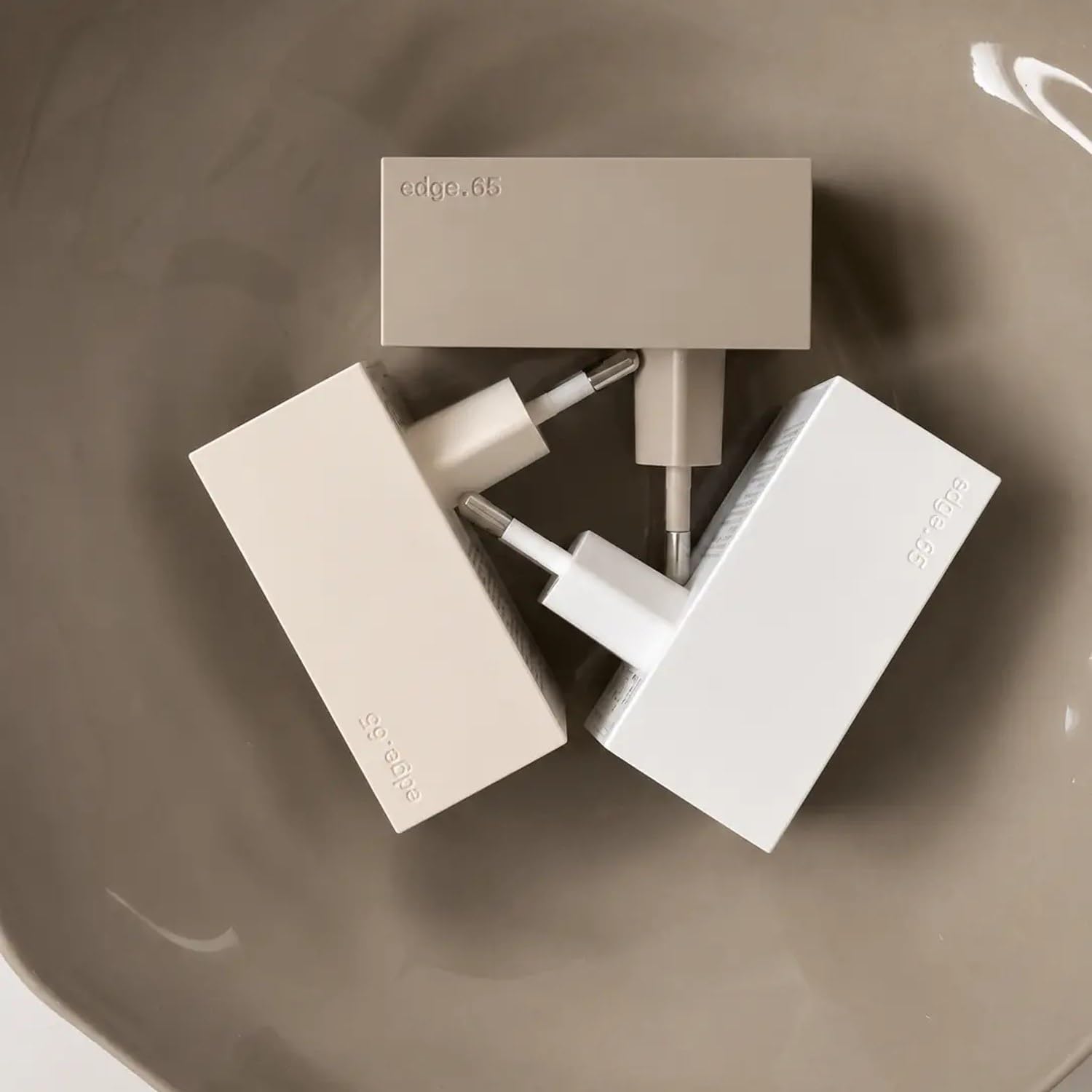 Reduct® Edge.65 USB-Ladegerät, 65W, Schnellladegerät, mehrfach USB-Anschlüsse (2xUSB-C + 1xUSB-A), Zertifiziert und gefertigt nach höchsten Standards