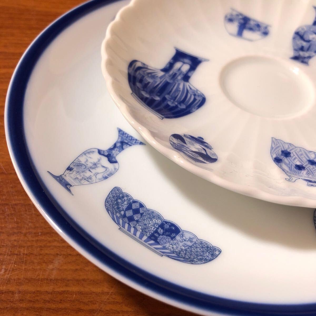 伊東陶山作 京薩摩 草花詰模様 紅茶器 カップ&ソーサー 二客　M522　DC1 伊東陶山作 京薩摩 草花詰模様 紅茶器 カップ&ソーサー 二客