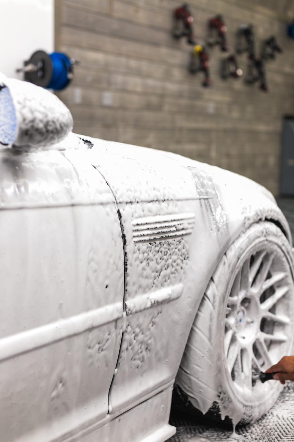 Armour Detail Supply - Decon Soap - High-pH Decontamination Shampoo - Alkaline Degreasing Agents and Biodegradable Ingredients - 128 oz