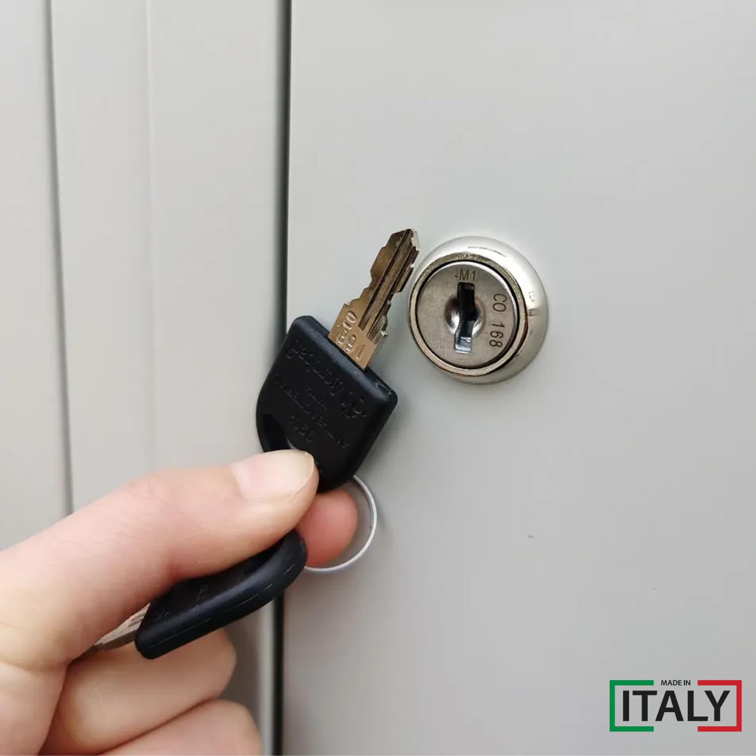 OWIJI Armadietto Spogliatoio Sporco Pulito Grigio Premium Quality Made in Italy 1 Anta 180x36x35 cm Lamiera Ripiano Appendiabiti Cartellino Armadio Palestra Ufficio Garage Salvaspazio Doppia Chiave