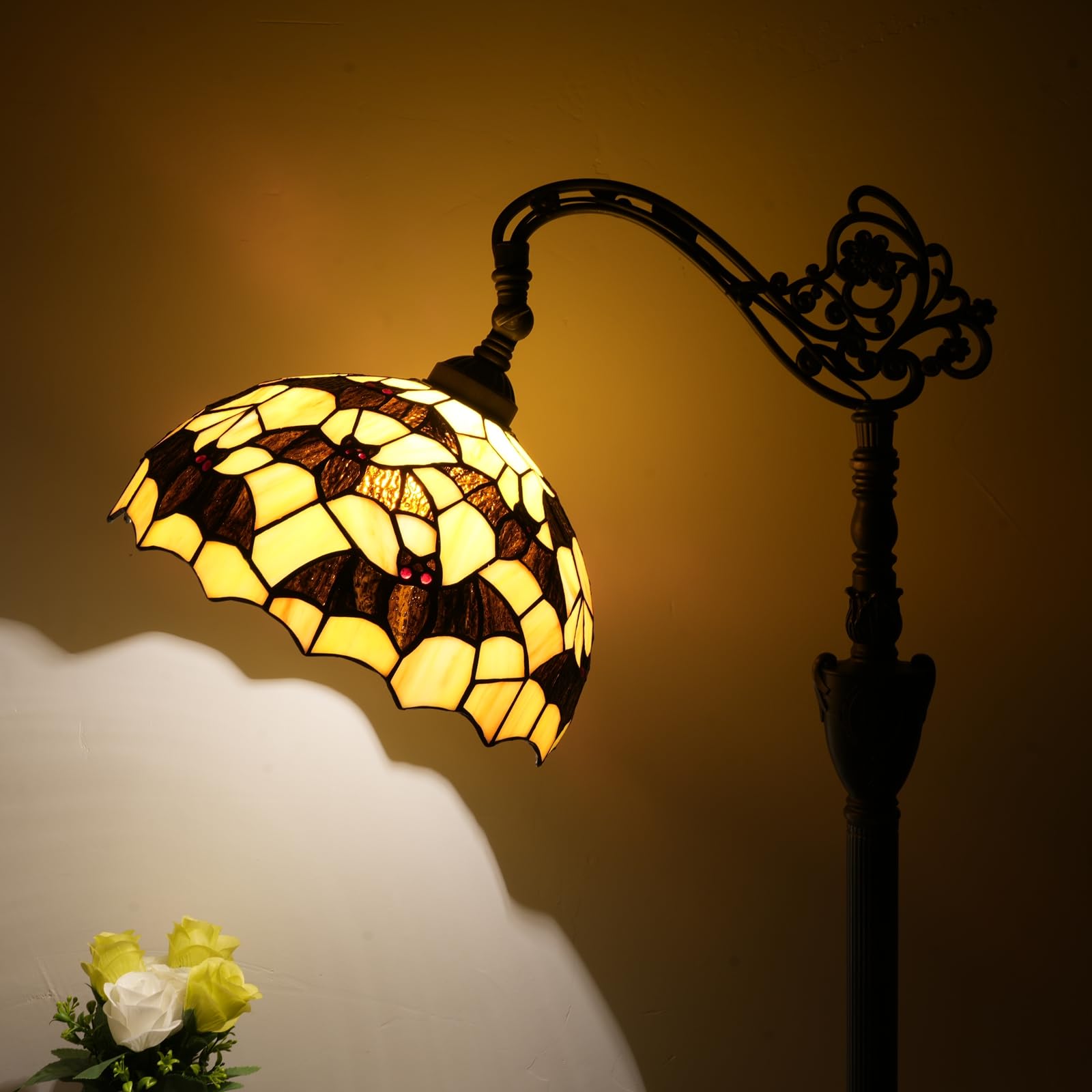 Lampa podłogowa Tiffany Czarne nietoperze Witrażowa lampa podłogowa do czytania z regulowanym kloszem Narożna lampa stojąca w stylu Tiffany do sypialni Salon Biuro