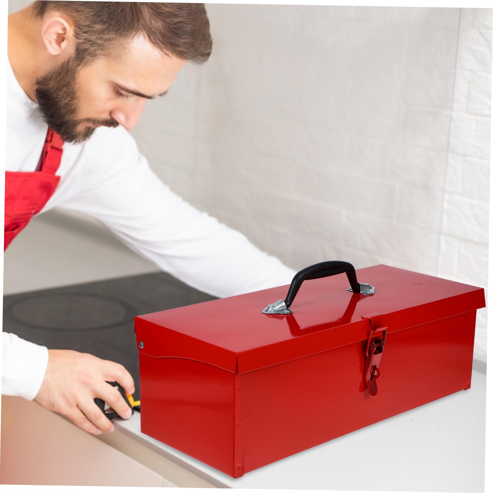 Cassetta Porta Attrezzi Rossa in Ferro, Compatta e Portatile | Lamiera Robusta Apertura Facile, Chiusura a Fibbia, Cassetta Porta Attrezzi per Trattore Stile Casuale