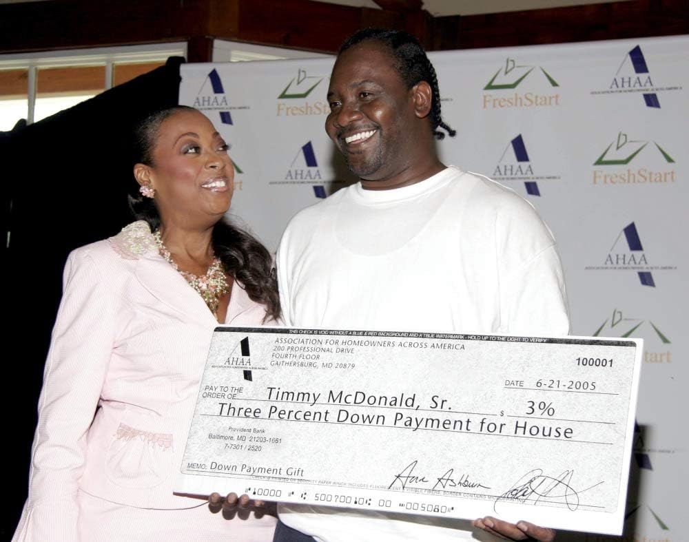 Star Jones Reynolds, Tim Mcdonald Sr. At The Press Conference For Fresh Start Initiative For Homeowners In Need Launch, Central Park Boathouse, New York, Ny, June 21, 2005. Photo By Fernando