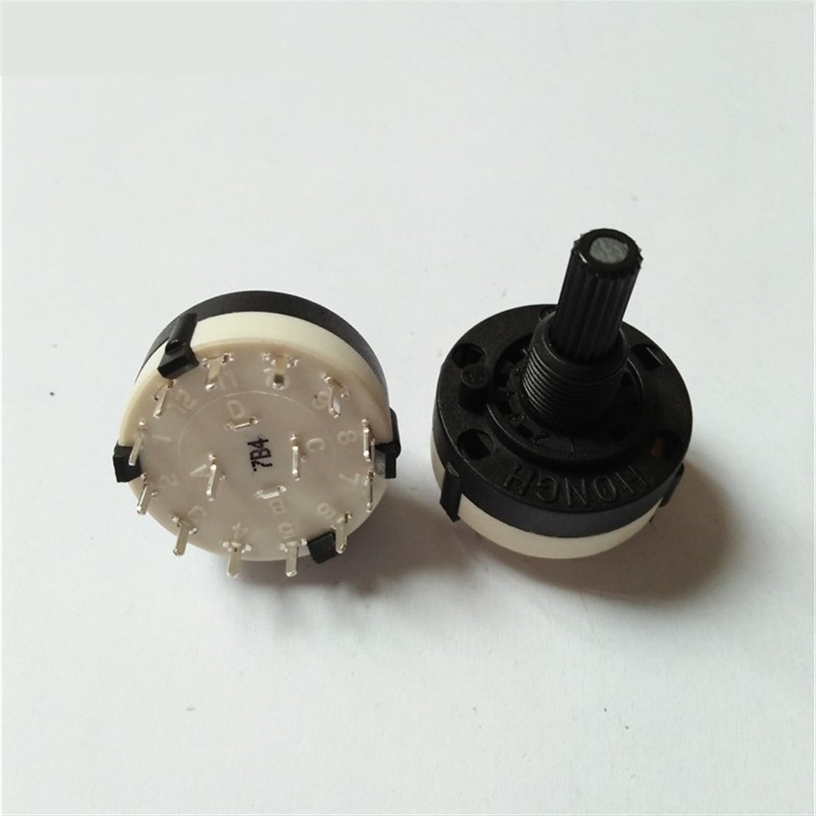 2 Stück 6 mm Durchmesser Rändelwelle 2 Pole 6 Positionen Drehschalter 350 mA 125 V AC 1 Stück