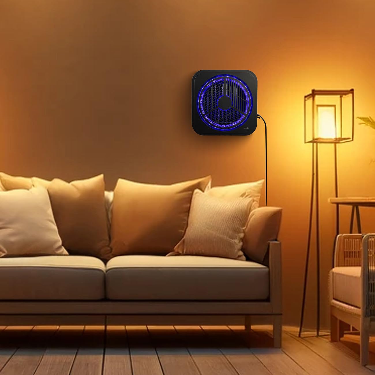 Lunartec Mückenvernichter-Lampe: 4er Set UV-Insektenvernichter zur Wandmontage, mit Selbstreinigung (Insektenvernichter UV-Licht, Mückenschutz-Innenmückenfallen)