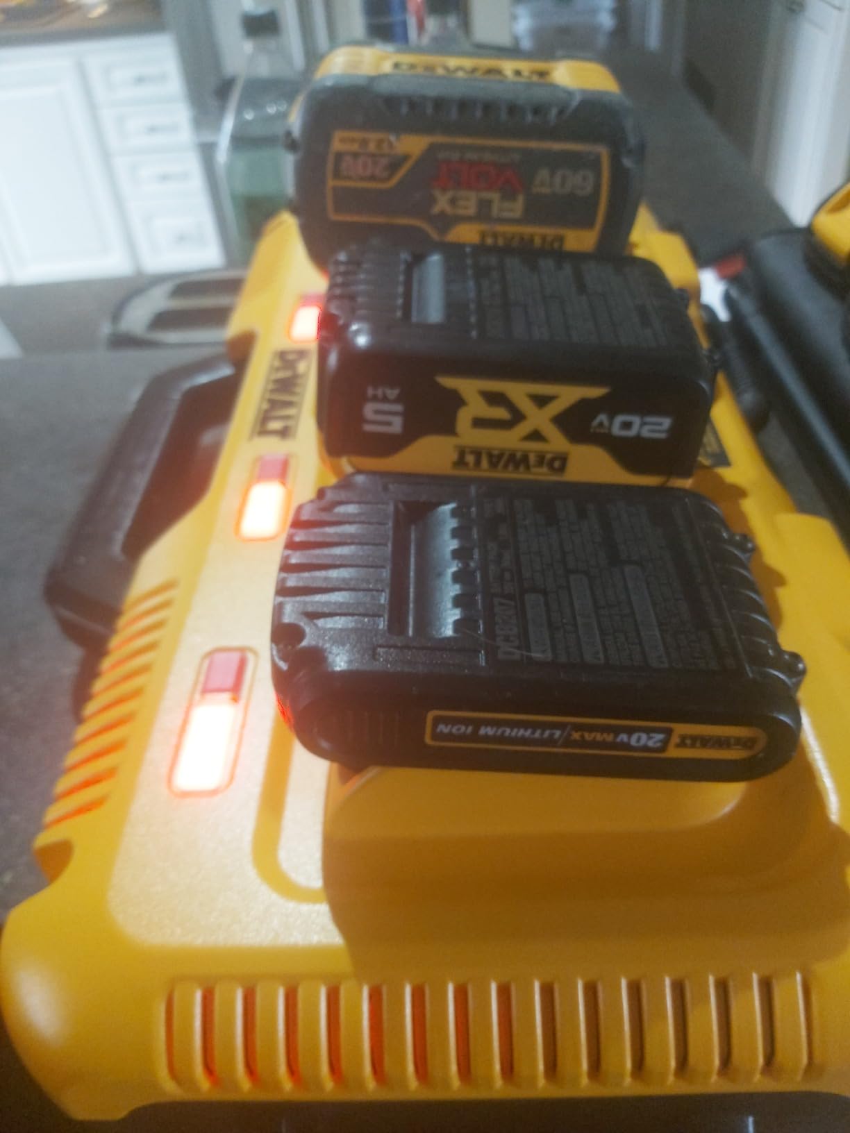 DEWALT 12V/20V/60V MAX Lithium-Ion 4-Port Fast Battery Charger photo review