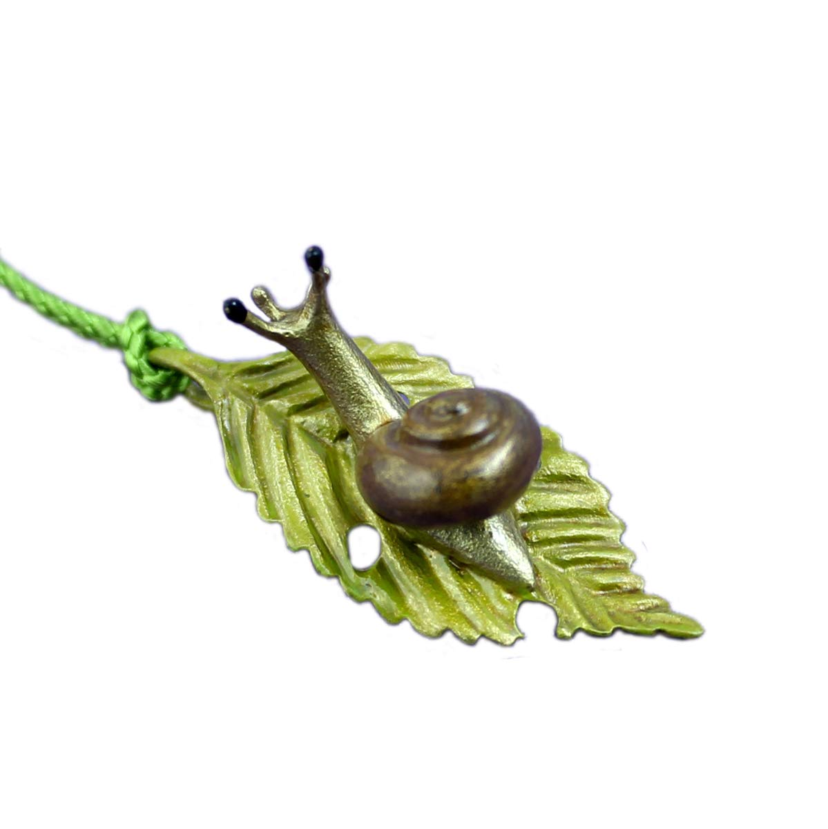 Amazon.co.jp: [梅都工房] 根付 黄銅製 木の葉に蝸牛 このは