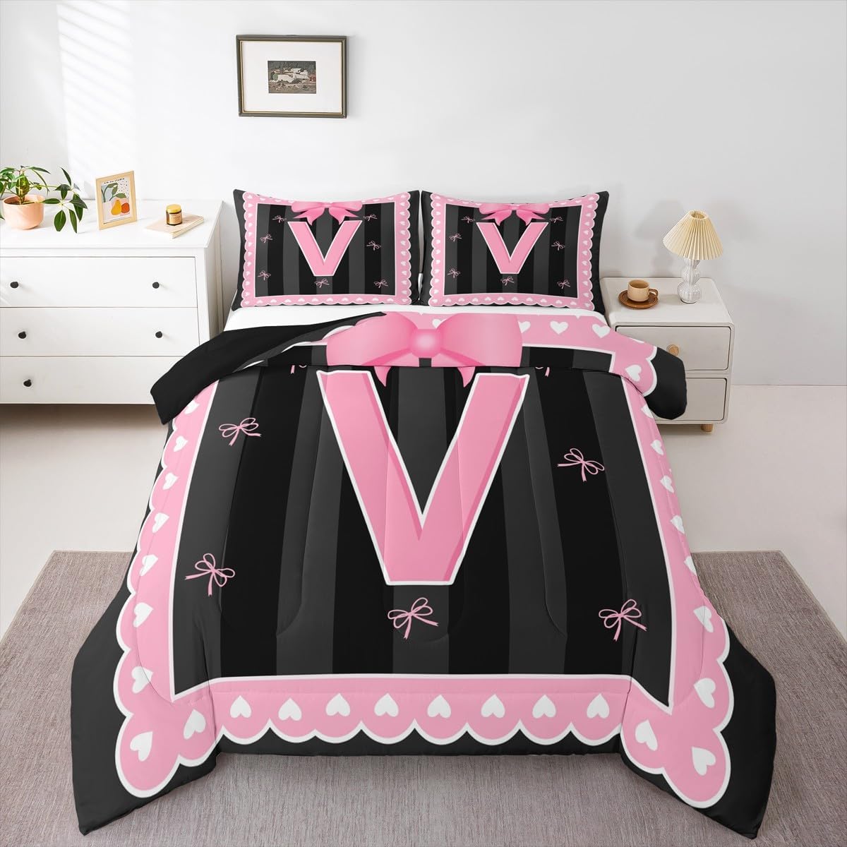 jejeloiu Pink Bow Comforter Set Girl Bow Coquette Bedding Set Queen Size for Kids Boys Girl Personalized Letter V Duvet Quilt Butterfly Knot Princess Duvet Initial Letter V Bedroom Decor