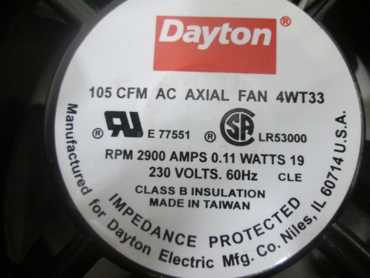 NEW DAYTON 4WT33 105CFM AC AXIAL FAN 230V-AC 4-3/4 IN COOLING D289493