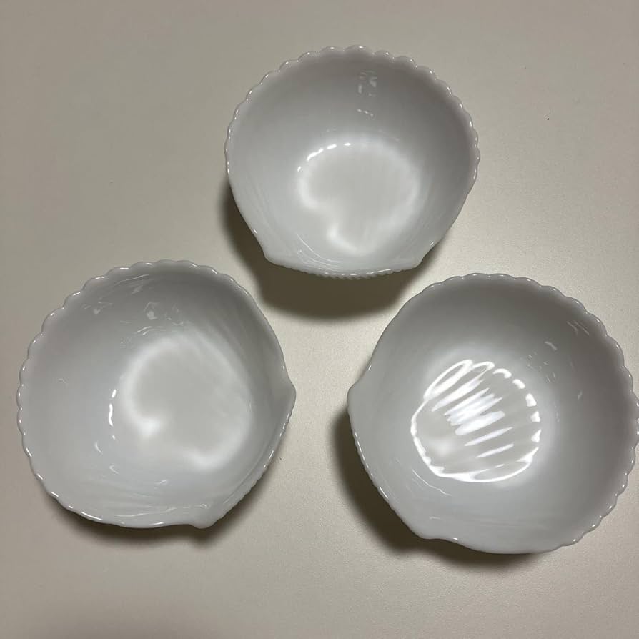 専用です。フルーツ柄 波型　ボウルアルコパル　フランス　ミルクガラス 大中小３個 専用です。フルーツ柄 波型 ボウルアルコパル フランス ミルク