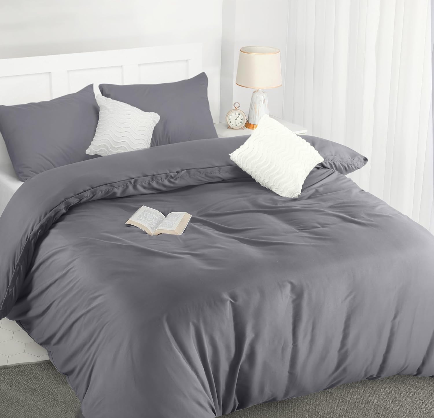 Parure de lit en microfibre gris avec housse de couette 135x200 et taies d'oreiller pour lit simple
