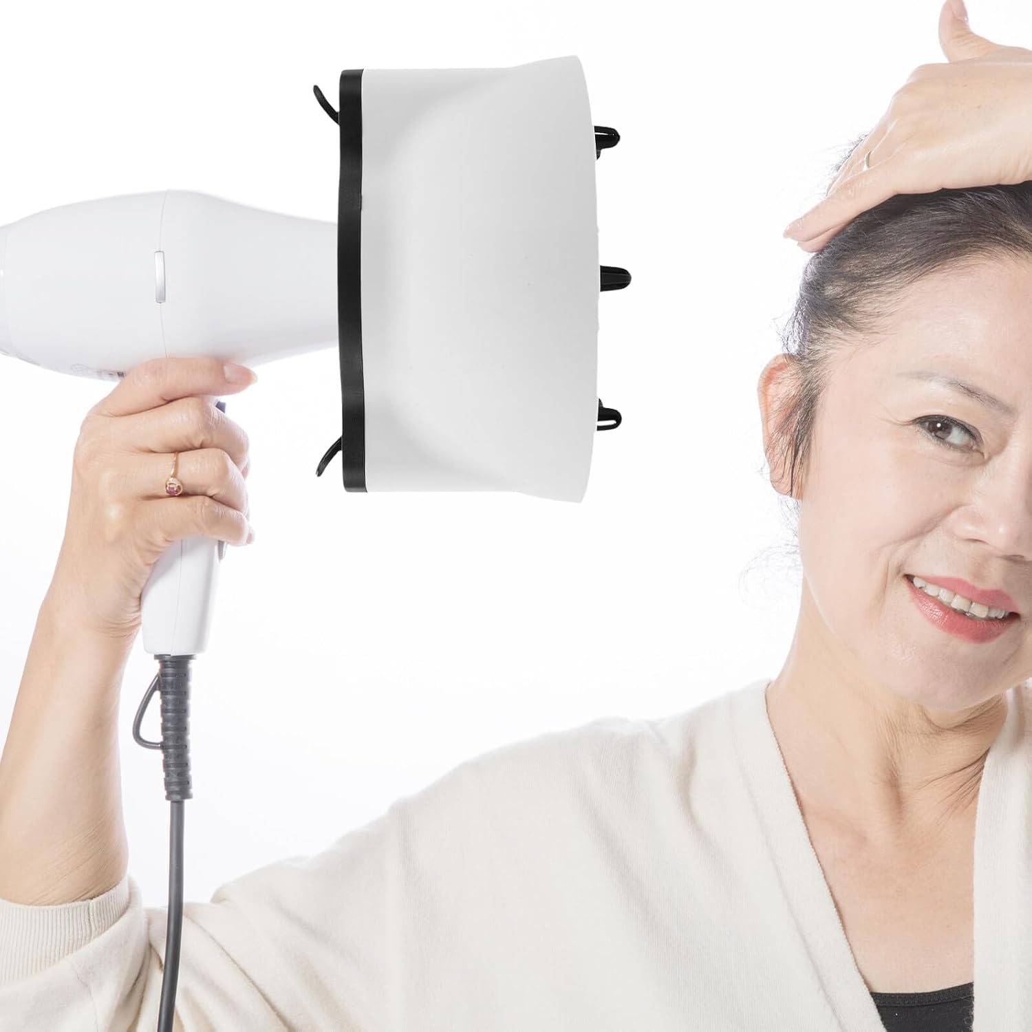 Adjustable Universal Blow Dryer Diffuser Attachment 4.2-7.55cm Diameter Hooded Nozzle for Curl Drying and Hairstyling at Home