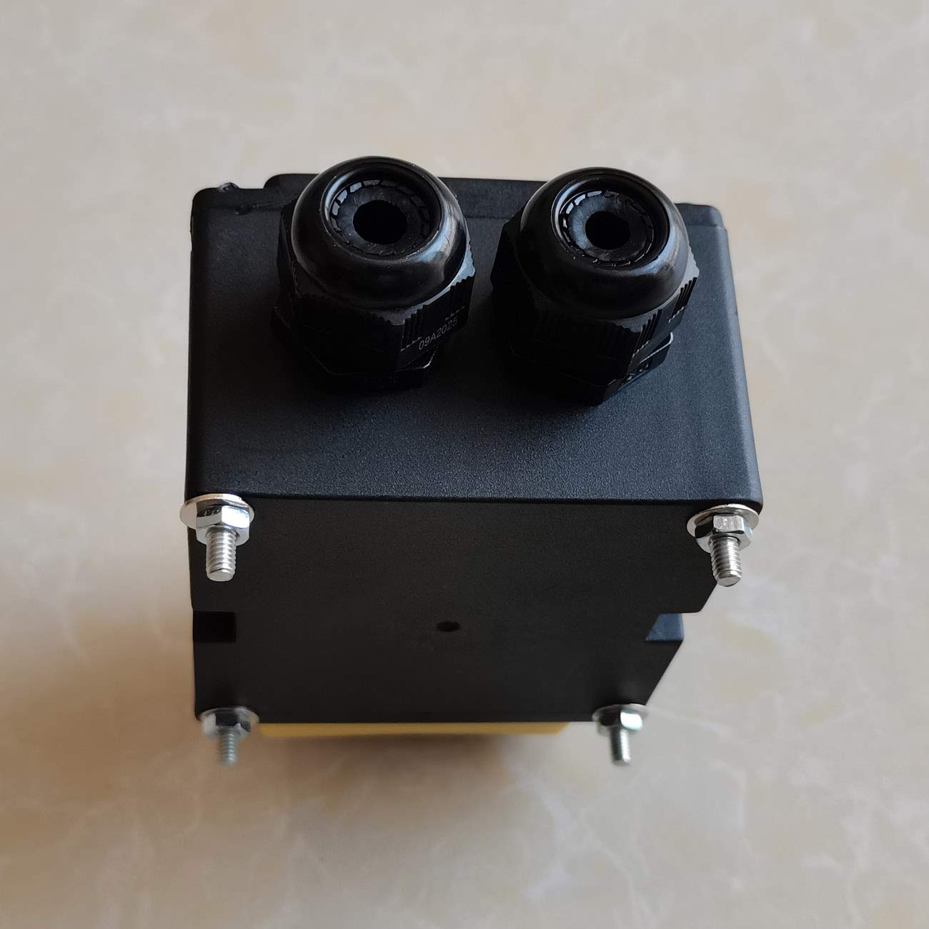Interruptor electromagnético KEDU KOA8 Interruptores de botón a prueba de agua con protección contra falla de energía y bajo voltaje 230V 50HZ AC-3 16A AC-15 8A IP54