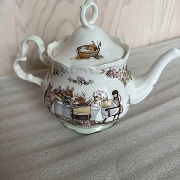 ロイヤルドルトンブランブリーヘッジティーポット