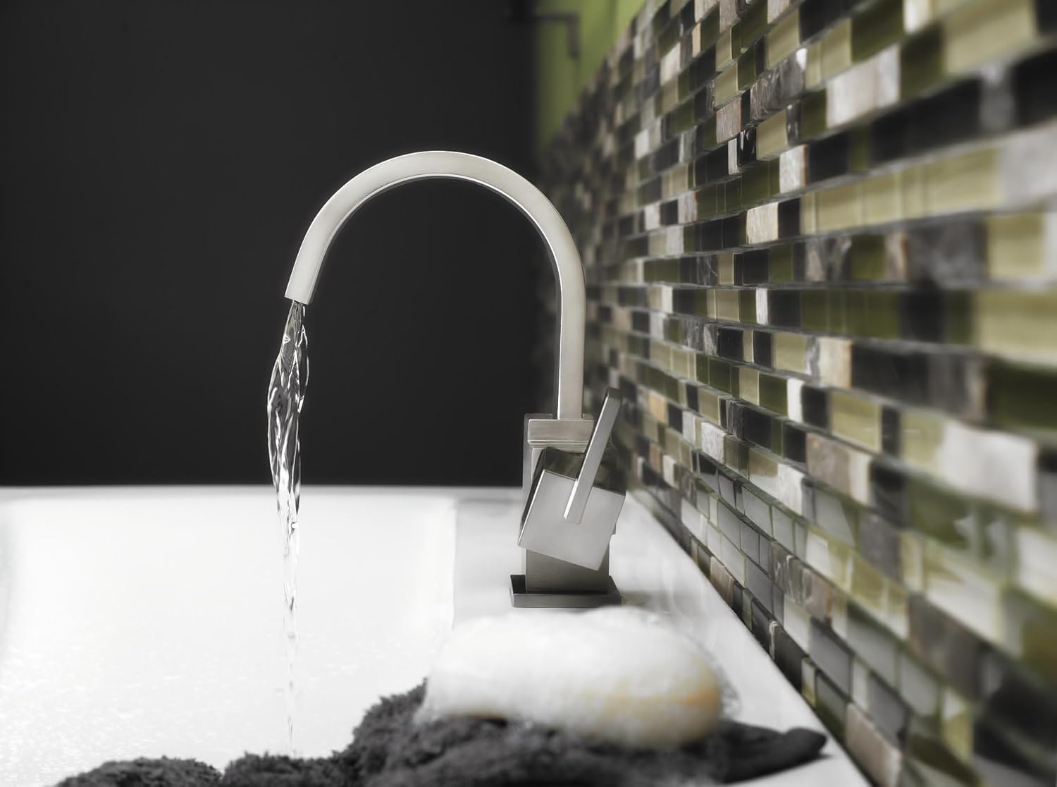 Sleek Modern 7 3/4" Chrome Brass Single Hole Faucet with Drain Assembly