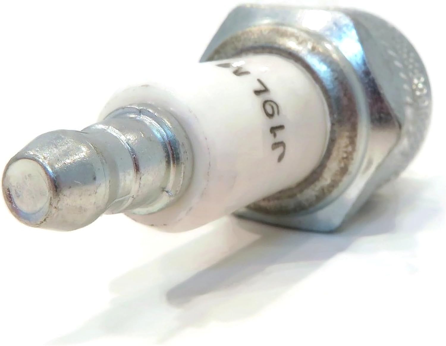 Spark Plugs for Briggs & for Stratton 293918, 29693, 298809-4-Pack OEM Champion
