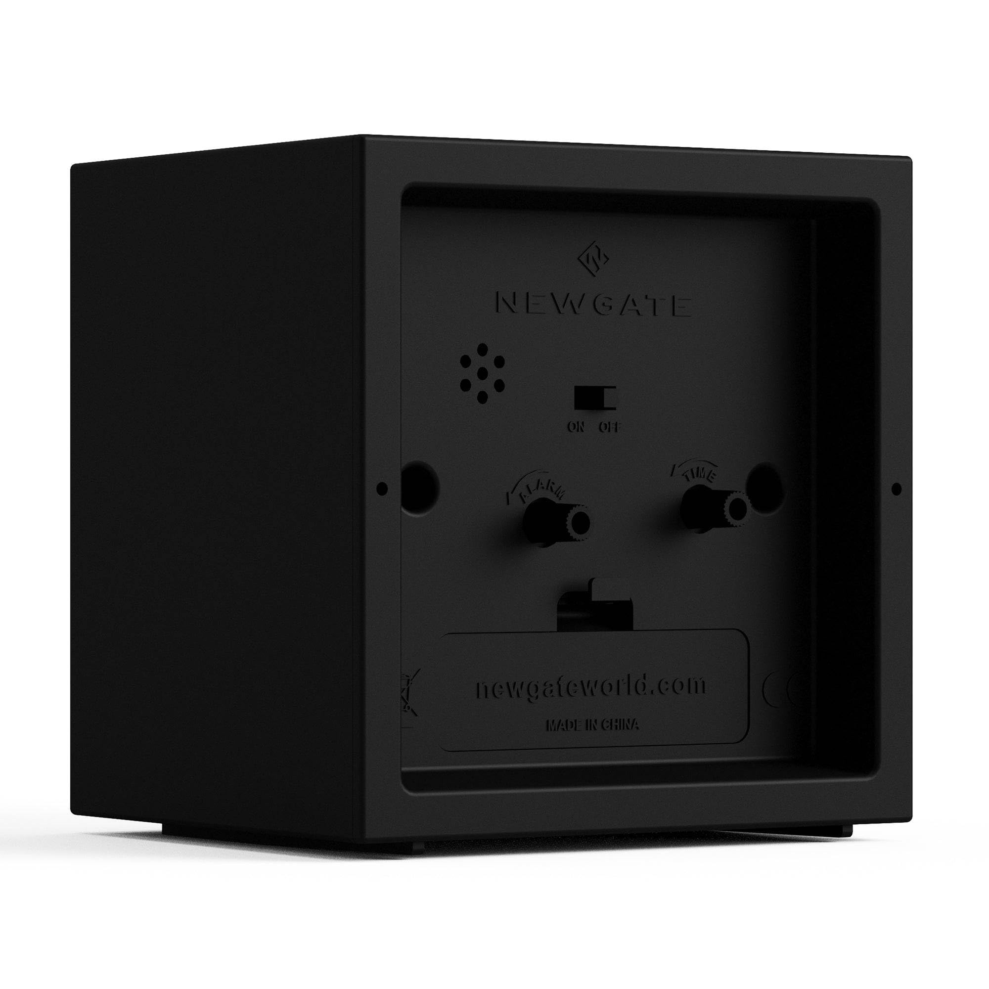 NEWGATE® Equinox Despertador | Alarma Moderna con Forma de Cubo guiada por diseño | Caso Negro | Dial Negro | Ideal para mesilla, Escritorio, estantería y repisa | Accesorio de Dormitorio