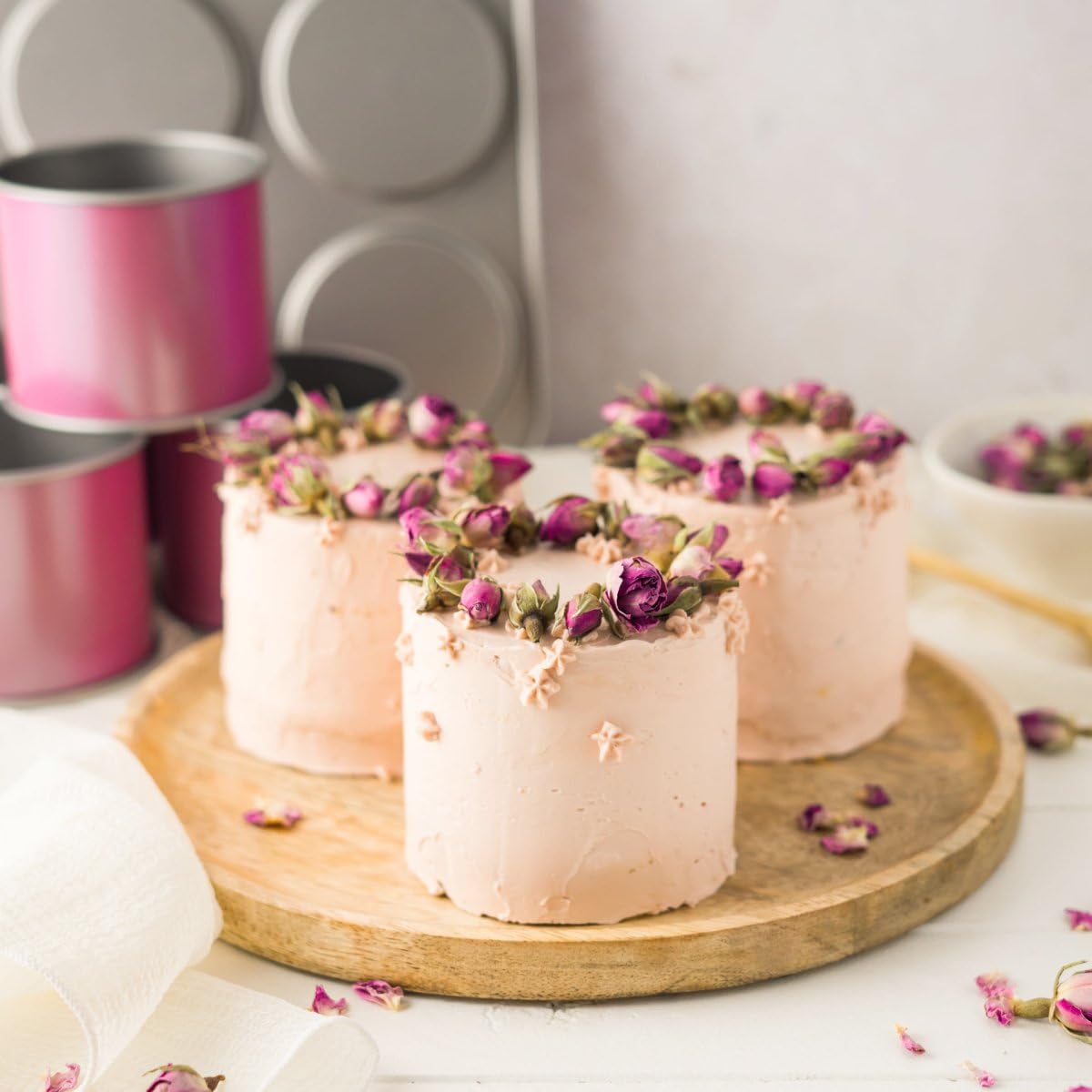 Zenker creative studio 12er Mini-Törtchen-Backblech, Cupcake Backform, Minikuchenform mit Antihaftbeschichtung, Kuchenform für kleine Kuchen, kreatives Backen (Farbe: rosa, silber), Menge: 1 Stück