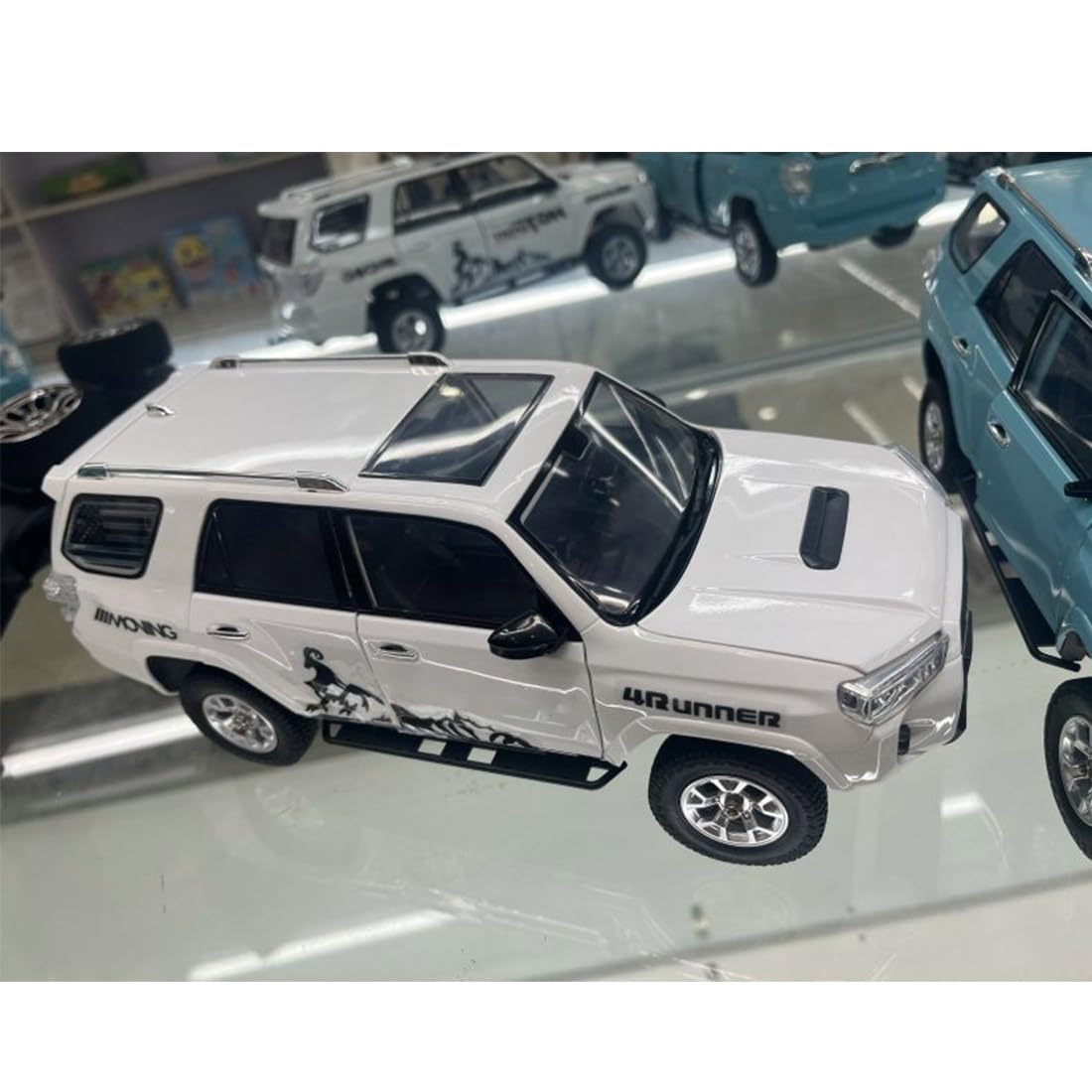 RC Drift Car, HG-52 skala 1/18 2,4 GHz 4WD elektryczny szczotkowany samochód terenowy RC, wspinaczka, idealny prezent urodzinowy dla nastolatków i dorosłych (standardowa wersja RTR/biały)