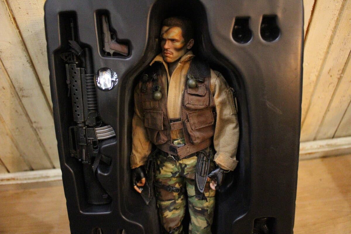 Amazon.co.jp: Hottoys PREDATOR/プレデター コレクターズエディション