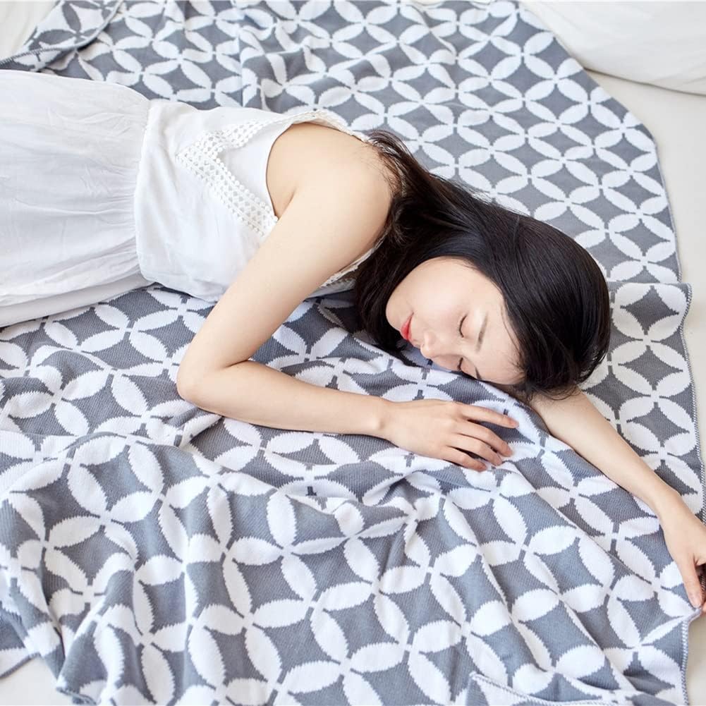 ブランケット ニット 大判 毛布 ひざ掛け おしゃれ 防寒 プレゼント 掛け毛布 かわいい 暖かい洗える 冷房対策 やわらかい フリンジ付き プレゼント 洗える 春夏秋冬用 Color Gray Size 150x0cm ブランケット 毛布 カラー Black Www Qbusinessmagazine Com