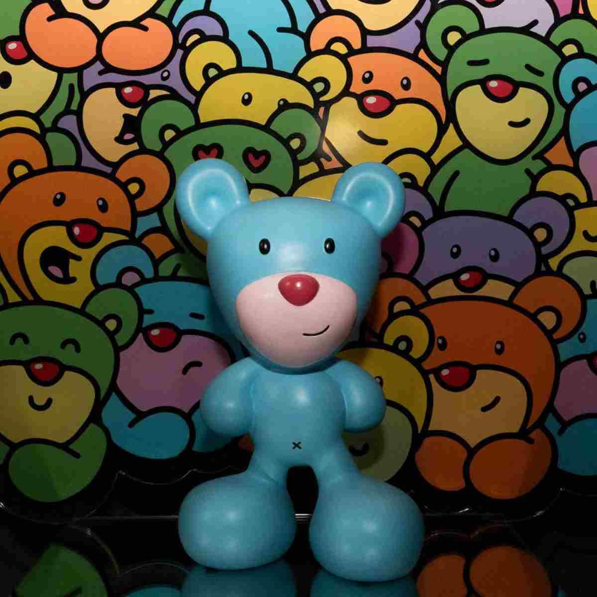 SELETTI Scultura X Inbetweeners Scultura Blue Bear Art Toy – Edizione Limitata e NFT Incluso