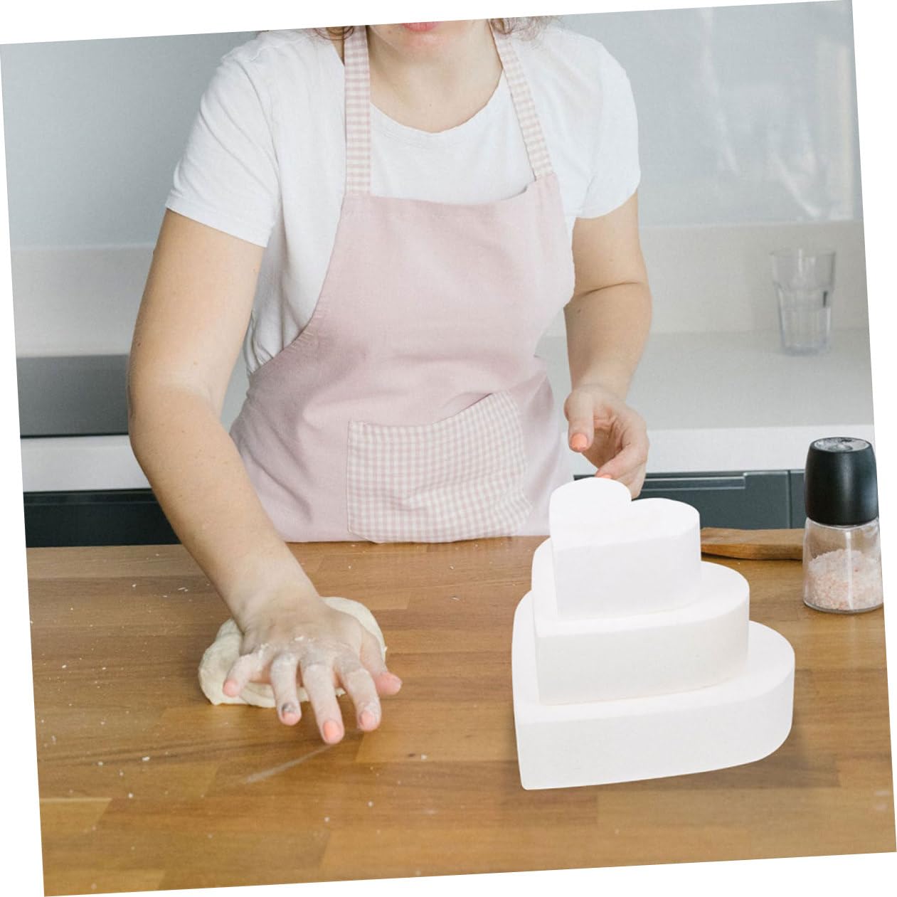 Alipis 2pièces Modèle De Gâteau Cœur Lot de Dummies Réutilisables Mousse pour Pratique De Décoration De Gâteaux Accessoire De Mariage Et Fête De Haut De Hauteur