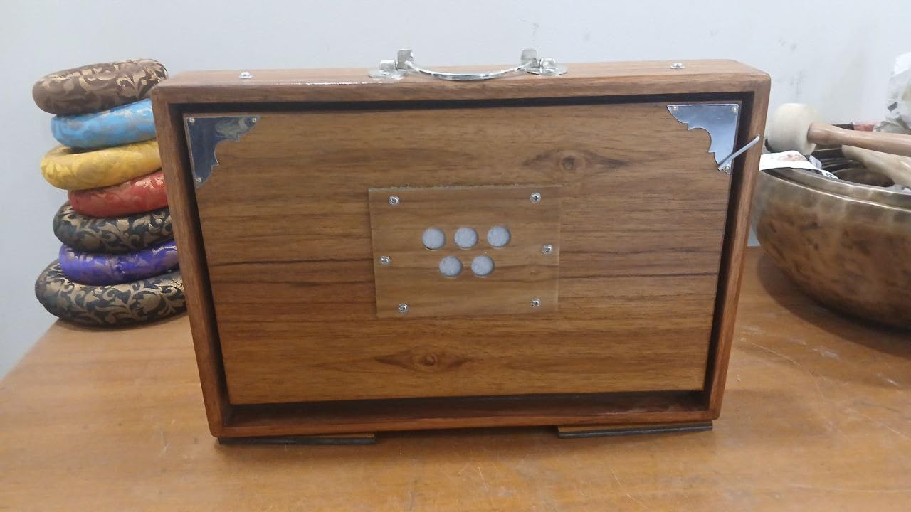 Boîte Shruti en bois de teck pur avec clés spéciales en bois et pédale – Boîte de drone en laiton Sur‑Pete 440 Hz (38,1 x 25,4 x 7,6 cm)
