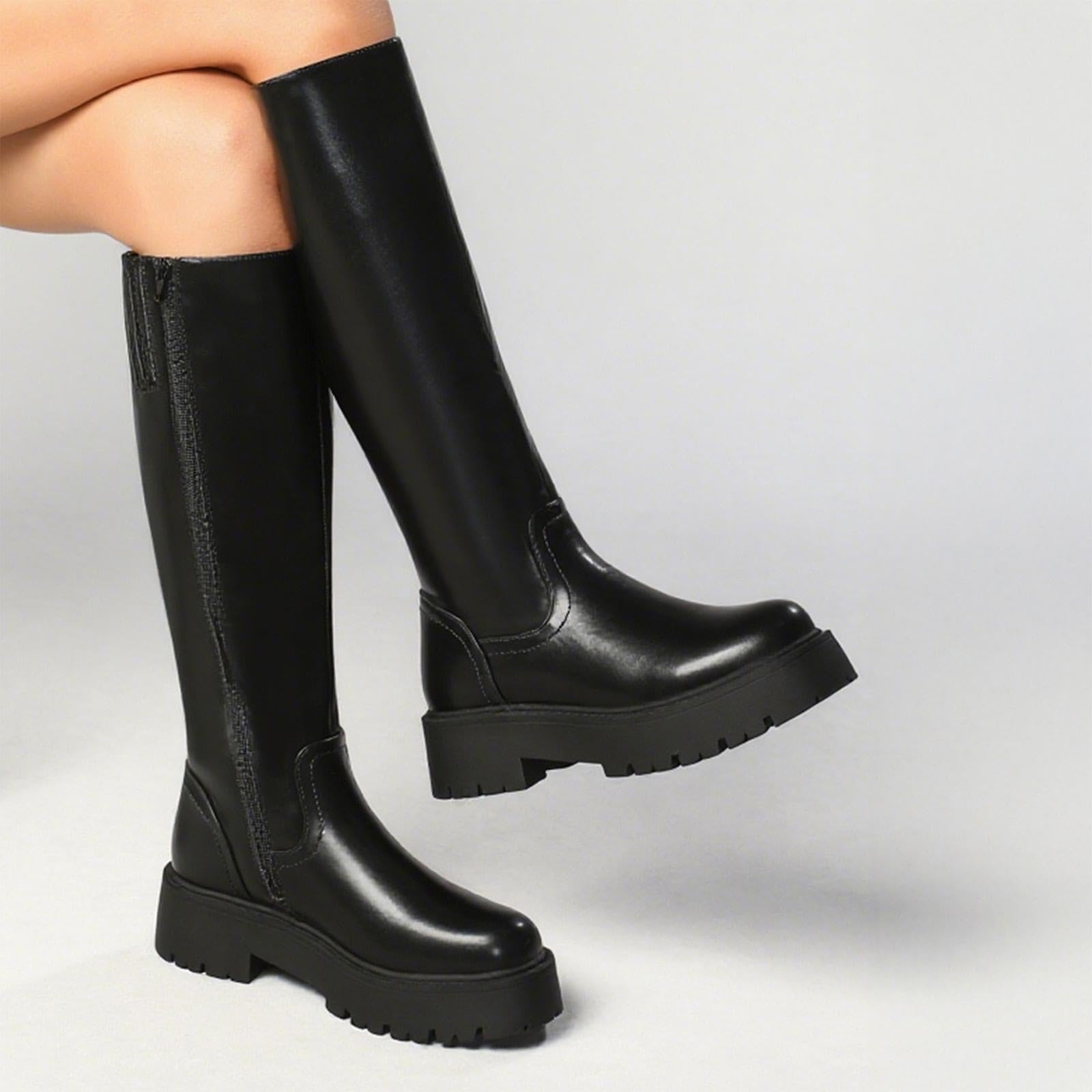Putu Damen Stiefel Plateau mit Blockabsatz und Profilsohle 36-41 | Knielange Damen Stiefel mit Plateau, Kunstleder-Obermaterial, seitlichem Reißverschluss und grober Profilsohle für Alltag