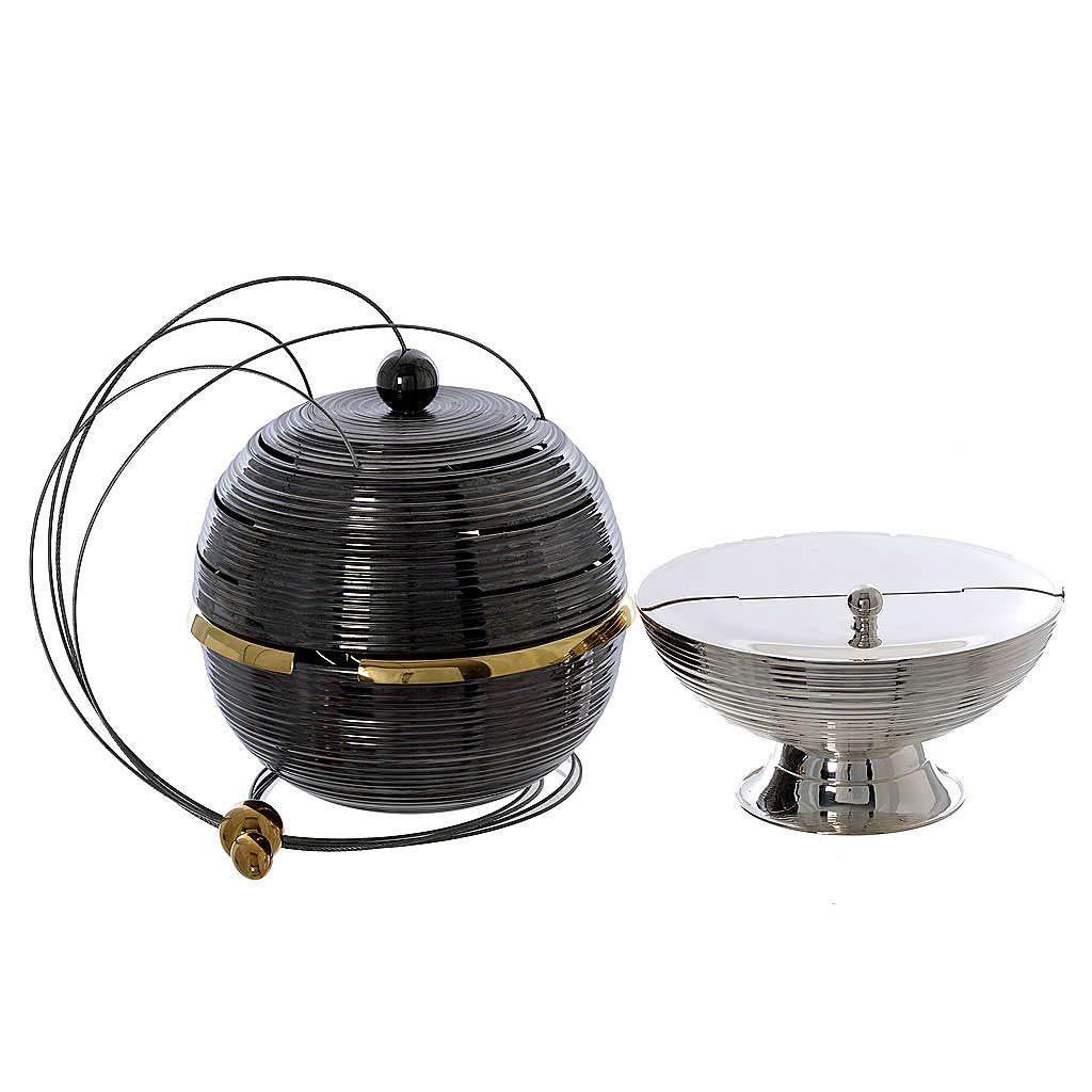 Thurible and Boat, Globus model, ThuribleDiameter: 17.5 cm|Height thurible: 16 cm|Navette diameter: 16 cm|Navette Height: 9 cm