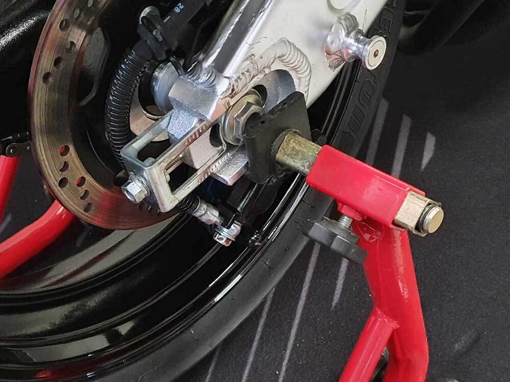 Montageständer Motorrad Set VA/HA Rot kompatibel mit TRIUMPH Speed Twin 1200 19-20 DD01