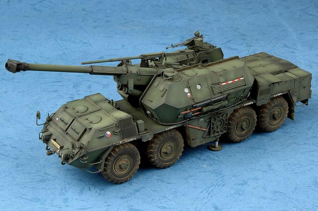Hobby Boss 152mm ShkH Dana vz.77 Vehicle Model Building Kit