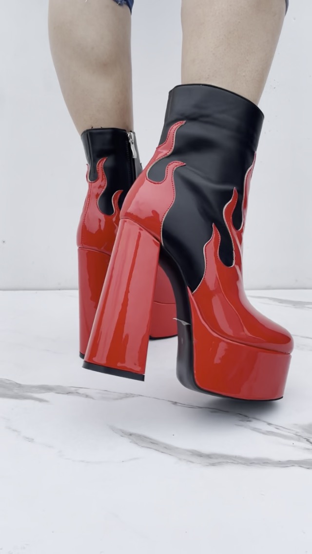 京洛風趣 Amazon.com | Frankie Hsu Women's Large Size Black Patent Leather