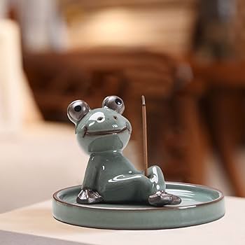 村長カエルの置き香炉　カエルの陶器 Amazon｜お香立 カエル お線香立 蛙 香立 陶器 お香置き 線香立て 香皿
