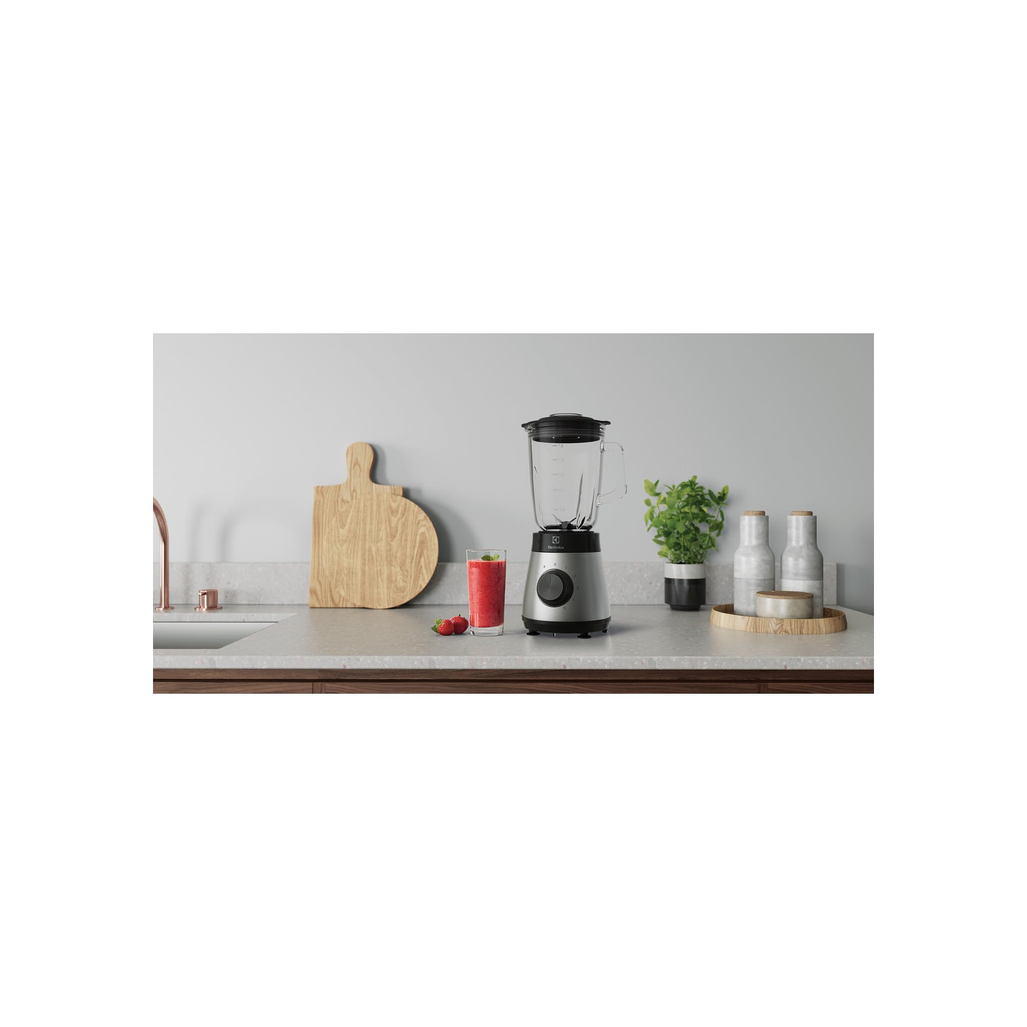 Electrolux E4TB1-6ST Frullatore 800W con Lame TruFlow, Bicchiere 1,5L, Ideale per Smoothie e Zuppe, Design Compatto, Velocità Regolabile, Colori Grigio/Nero