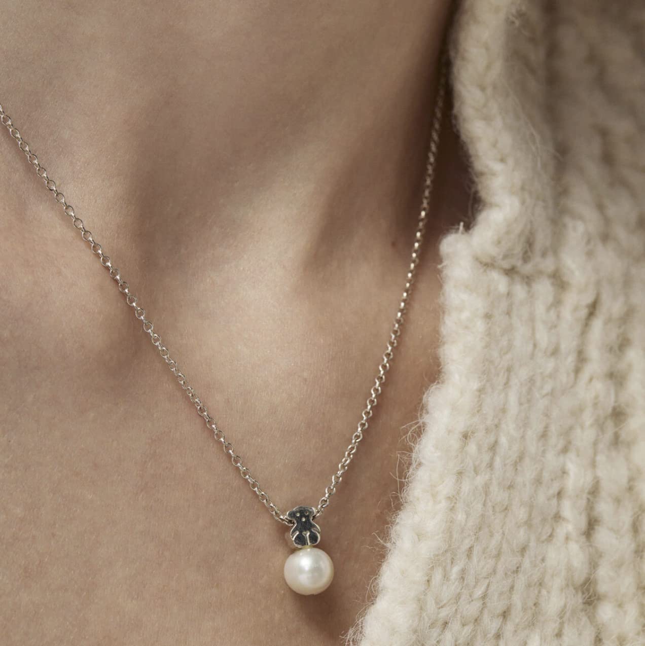 TOUS Collar de Plata de Primera Ley para Mujer con Motivo de Oso y Perla de 0,8cm, 45cm de Largo, Atemporal y Versátil, Colección Sweet Dolls