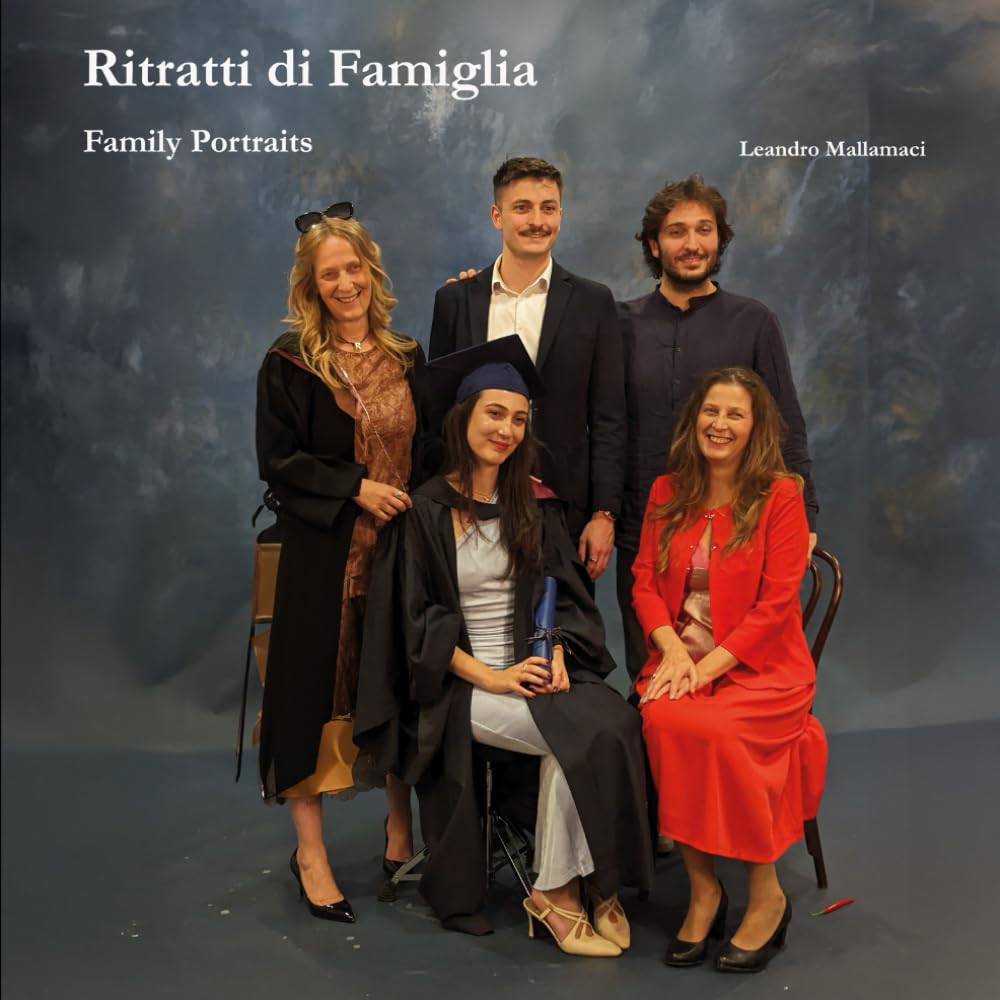 Ritratti di Famiglia: Family Portraits