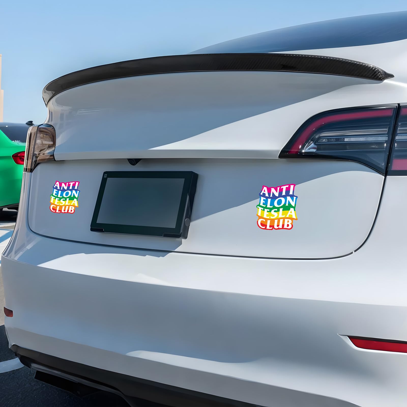 Confezione da 2 divertenti adesivi Te-SLA per auto – Anti Elon Te-SLA Club – Magnete impermeabile per paraurti, perfetto accessorio regalo divertente per proprietari di Te-SLA (colorato)
