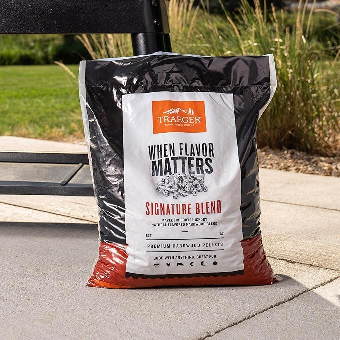 Traeger – Granulés mélange signature de bois 100 % naturel pour griller, fumer, cuire, rôtir, braiser et barbecue (9 kg) - PEL331