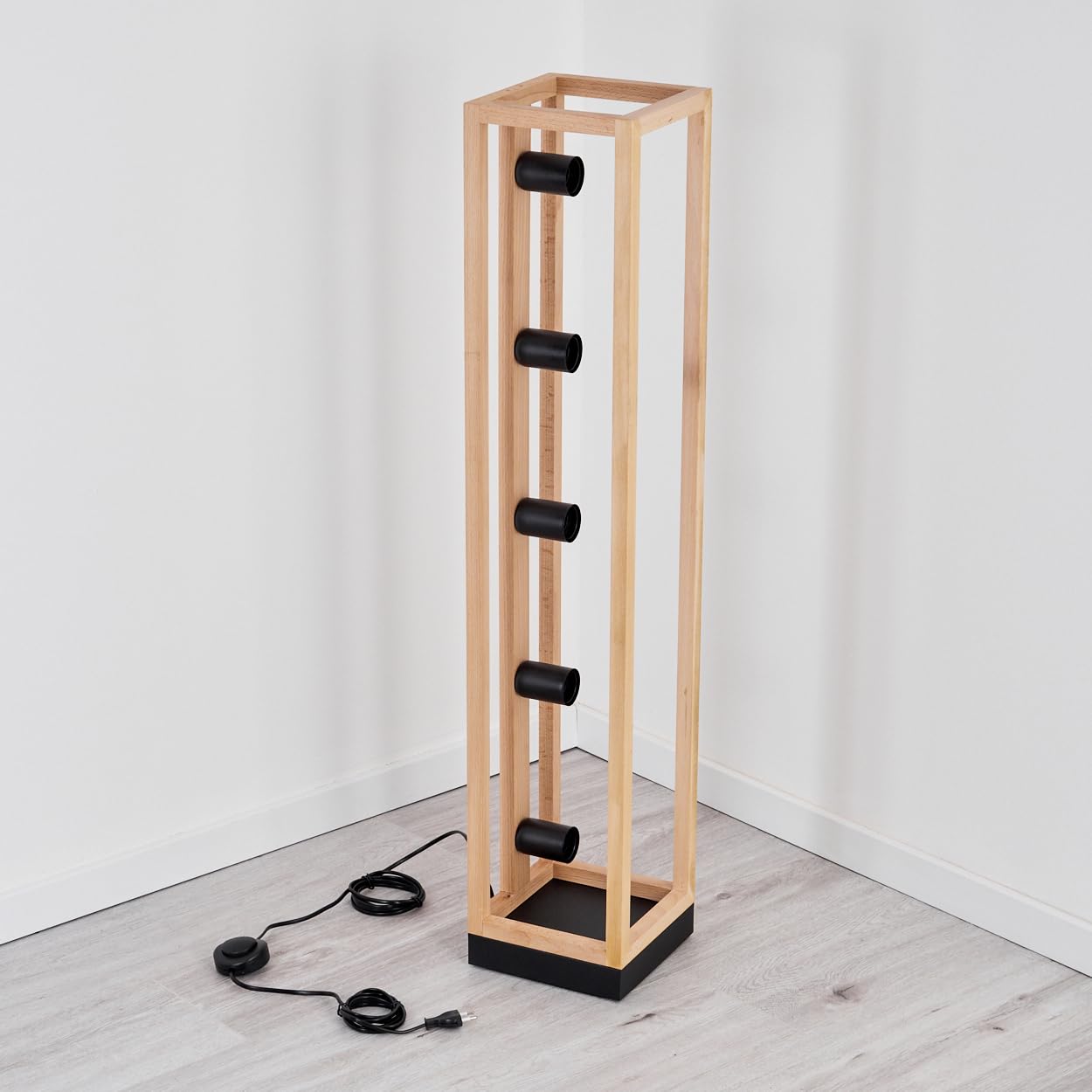 Stehleuchte Ottersta, Stehlampe aus Holz/Metall in Naturfarben/Schwarz, Leuchte im modernen skandinavischen Design, Höhe 102,5 cm, mit Fußschalter, 5-flammig, 5 x E27, ohne Leuchtmittel