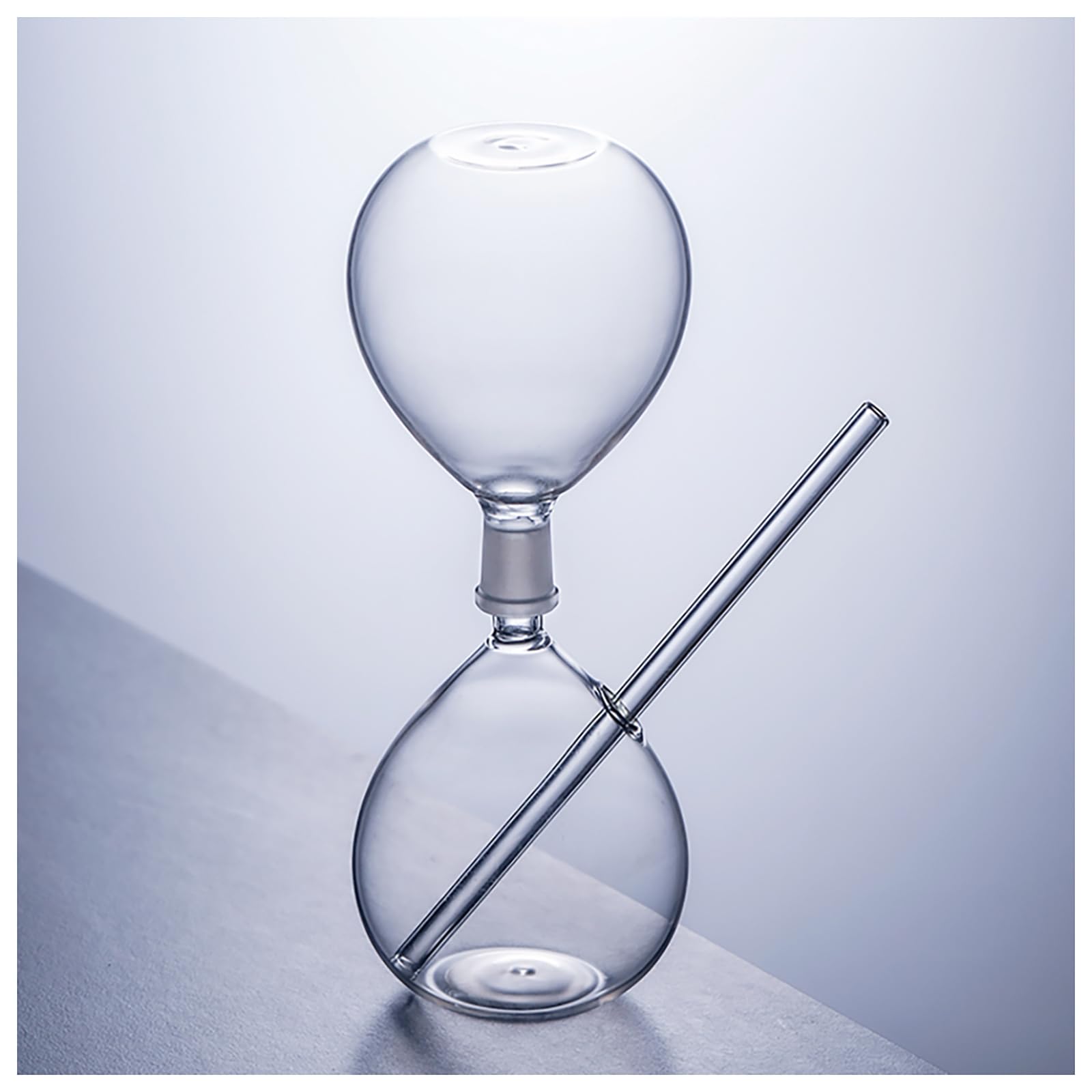 QVK Creative Hourglass-Shaped Cocktail Glass, Bar Wine Glass, With Straw, High Borosilicate Glass Resistant To High Temperature, Suitable for Family Restaurant Bar Party, Etc.