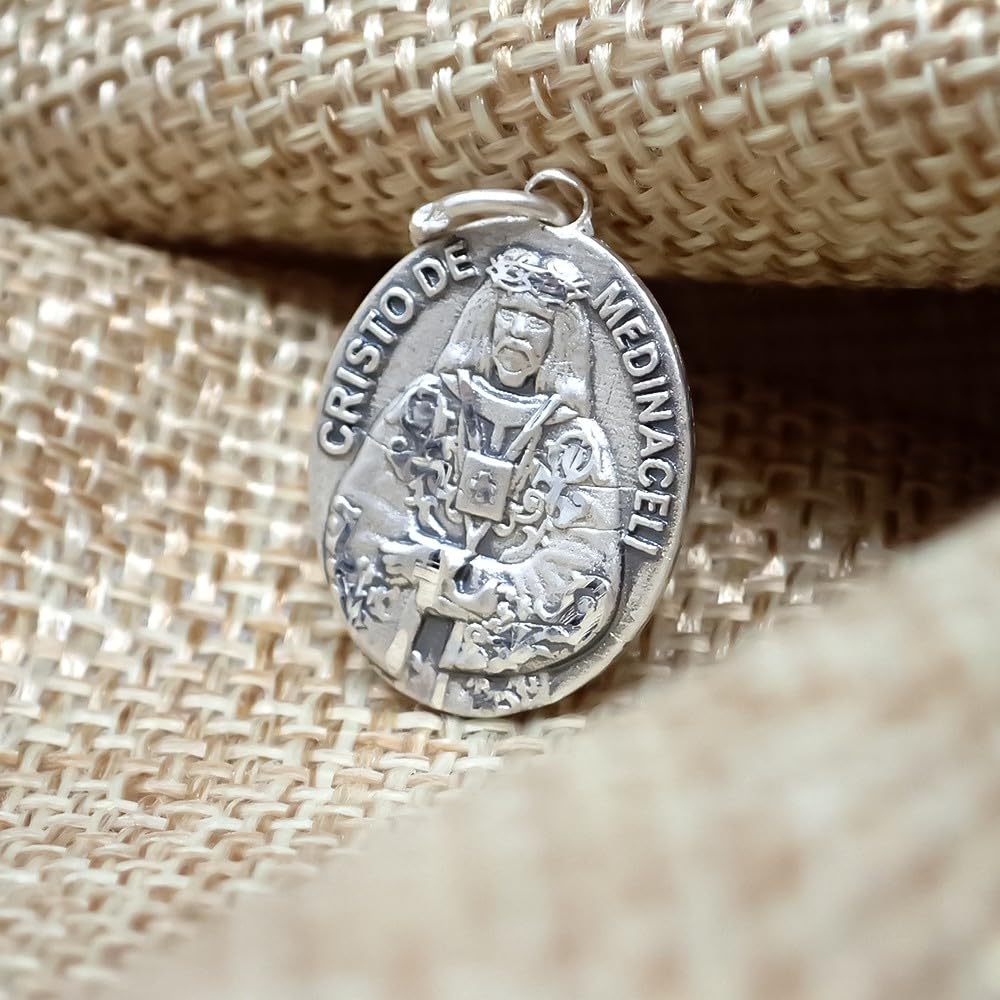 Cristo de Medinaceli Medalla Plata Ley 925m maciza de 17mm. ovalada detalles tallados y en relieve