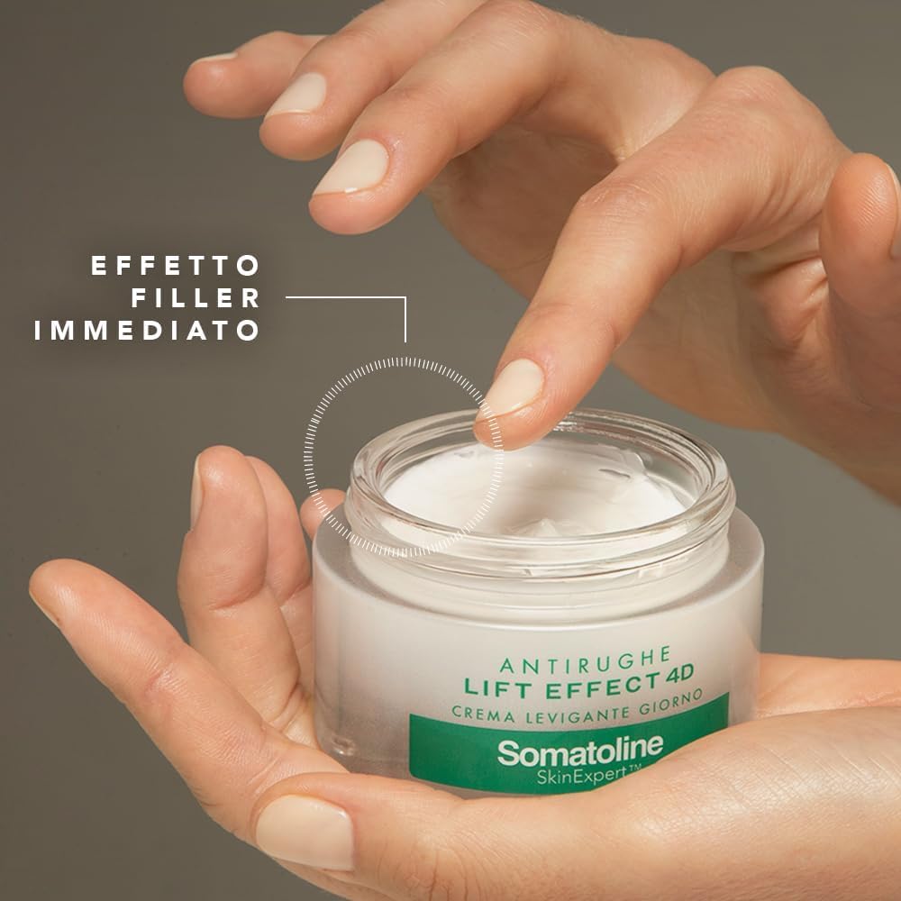 Somatoline SkinExpert, Lift Effect 4D Crema Giorno Filler Antirughe Donna, Trattamento Viso Anti-età, Azione Levigante e Liftante, con Acido Ialuronico, 50ml