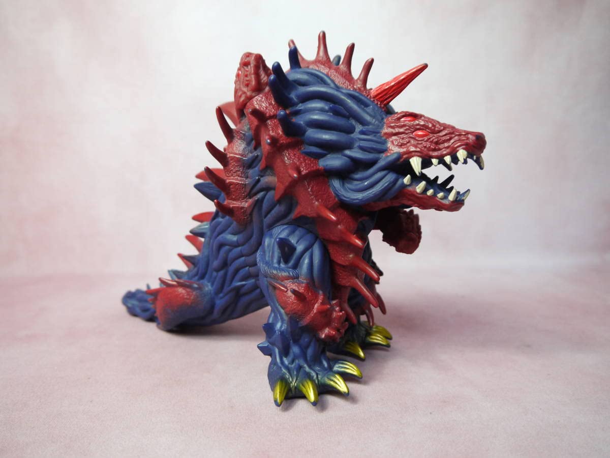 怪獣フィギュア 黒・金・銀 約15cmメガロ Amazon | エクスプラス GARAGE TOY 東宝30cmシリーズ メガロ