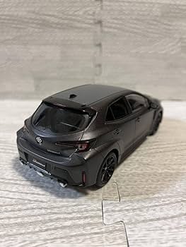 GRカローラ 後期型 ミニカーカラーサンプル プラチナホワイトパール【非売品】 Amazon | 1/30 新型GRカローラ GR COROLLA カラーサンプル