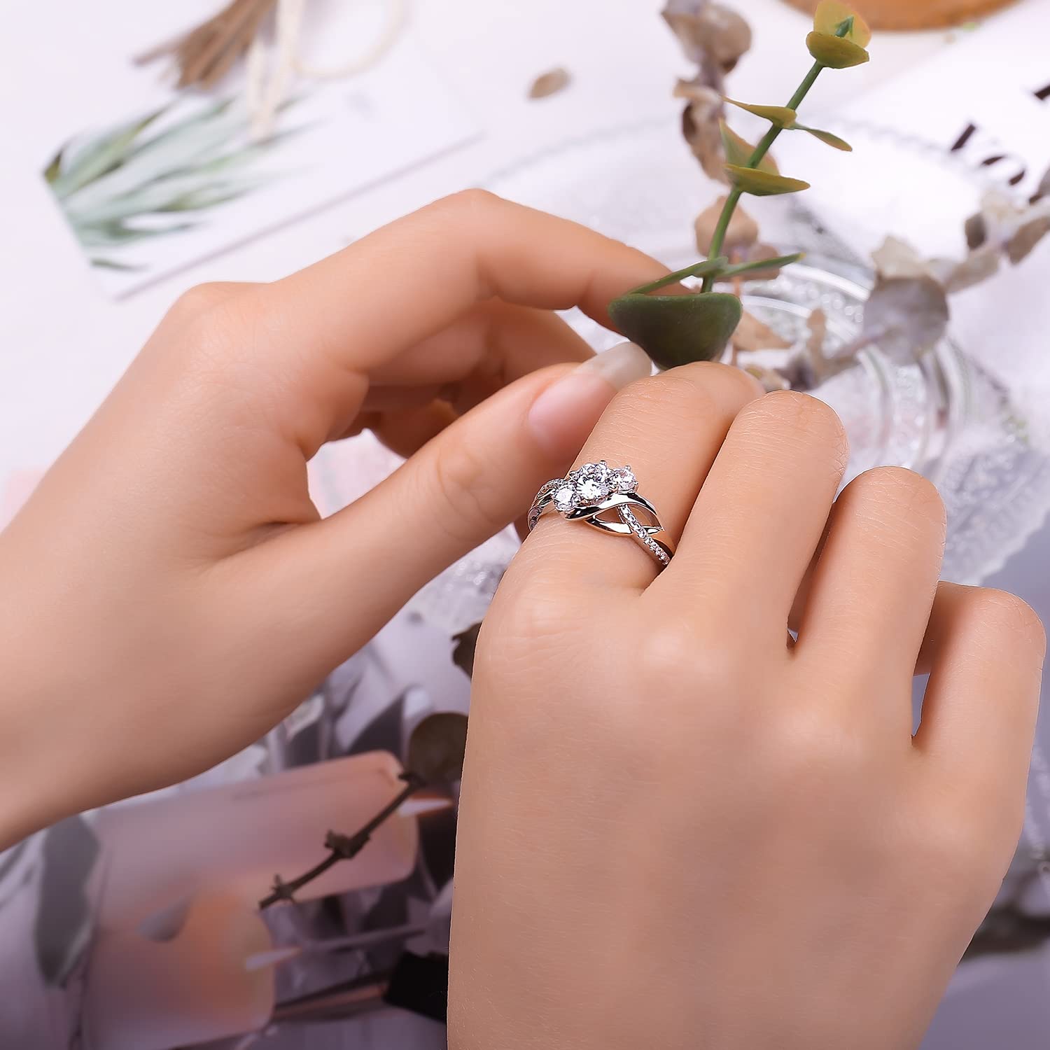 JewelryPalace Bague Infinity Noeud d'Amour Classique Or Rose Argent Massif 925 Femme, Bague Fiançaille Mariage Promesse Anniversaire 3 Pierre Bypass Anneau Diamant Simulé Zircone Cubique, Bijoux Femme