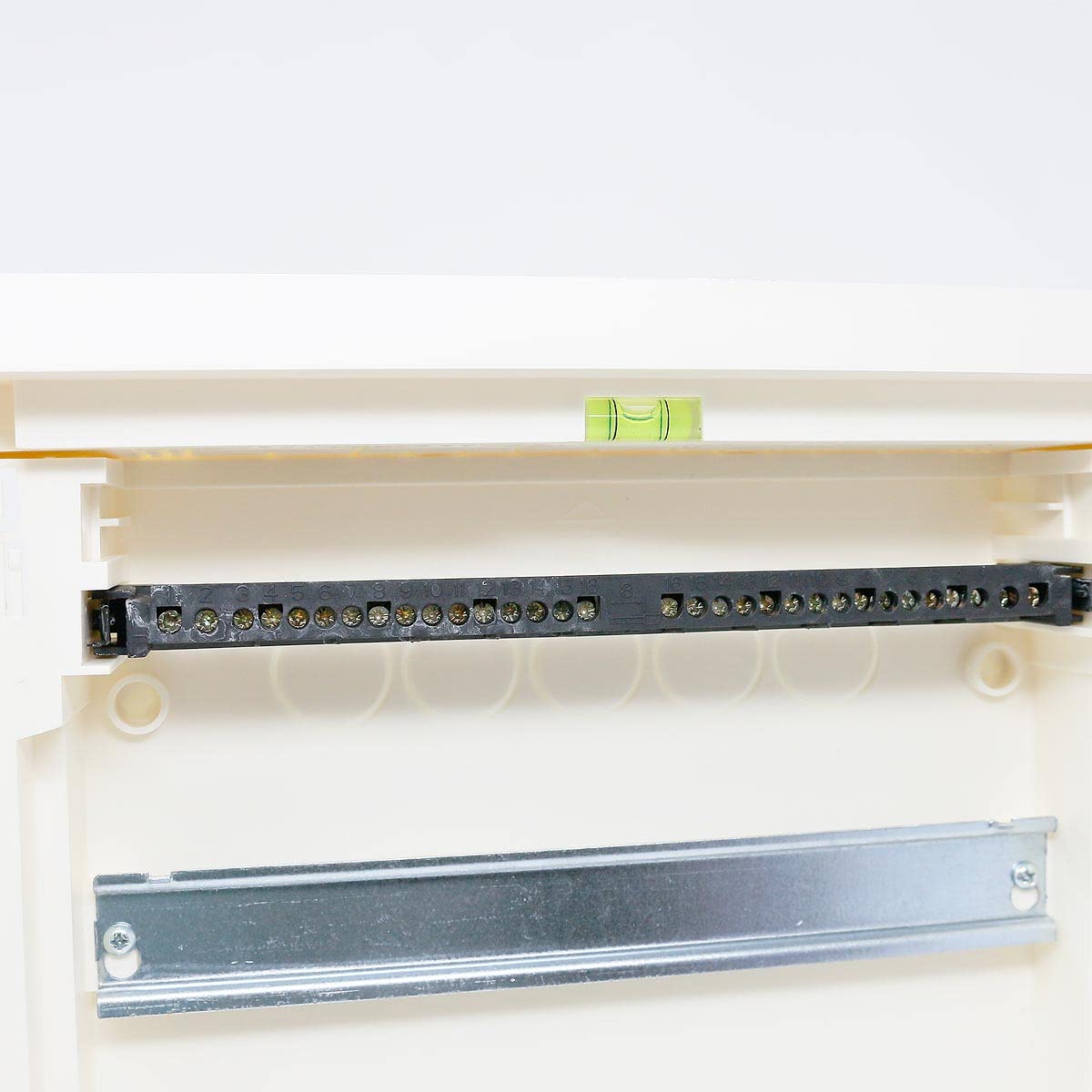 Verteilerkasten 3-reihig, 36+6 Modulplätze, für Einbau in Hohlwänden, 400V/63A, inkl. Schiene für PE und N Leiter, IP40, IK07